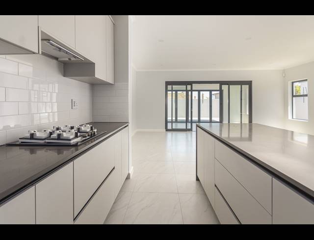 4 BEDROOM FREEHOLD FOR SALE IN PARKLANDS NORTH
